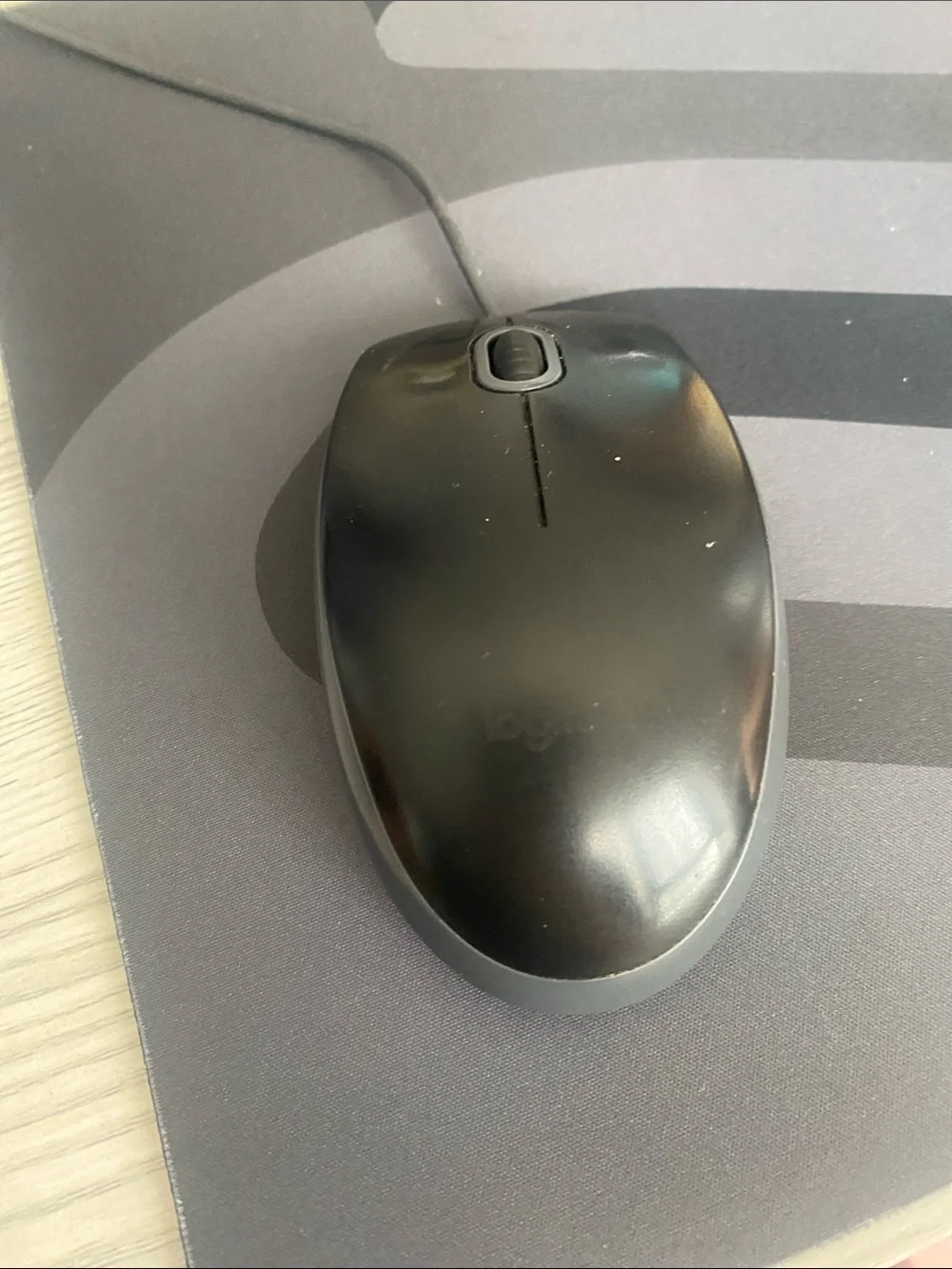 Black Wired Optical Mouse – Sleek Ambidextrous Design